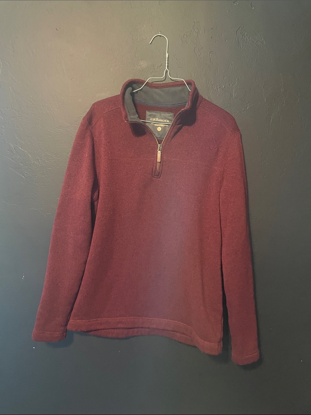 G.H. Bass & Co. Men's Wine Red Quarter-Zip Fleece Shirt sz M